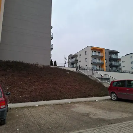 Lägenhet Mieszkanie 46m2 - 2 Pokojowe Z Ogrodkiem , Wifi , Bezplatny Parking Nr 126, Szybkie Polaczenie Z Lotniskiem, Autobus 120