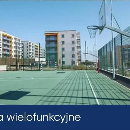 Mieszkanie 46m2 - 2 Pokojowe Z Ogrodkiem , Wifi , Bezplatny Parking Nr 126, Szybkie Polaczenie Z Lotniskiem, Autobus 120 Lägenhet