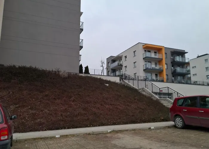 شقة Mieszkanie 46m2 - 2 Pokojowe Z Ogrodkiem , Wifi , Bezplatny Parking Nr 126, Szybkie Polaczenie Z Lotniskiem, Autobus 120