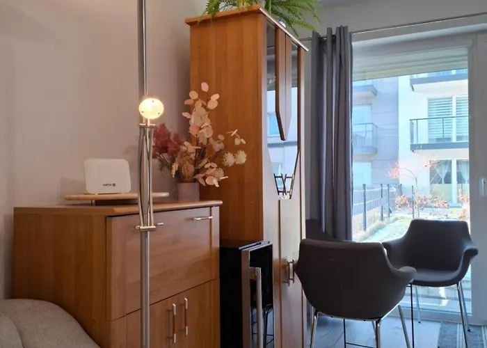 Mieszkanie 46m2 - 2 Pokojowe Z Ogrodkiem , Wifi , Bezplatny Parking Nr 126, Szybkie Polaczenie Z Lotniskiem, Autobus 120 غدانسك